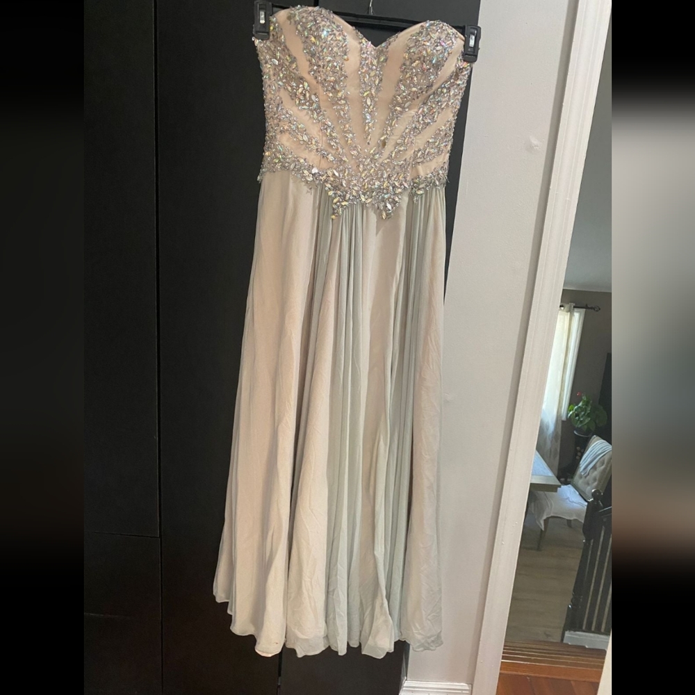 Women's dress